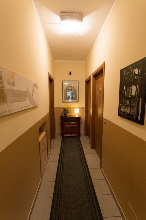 Hotel Pontenuovo Merone Eksteriør billede