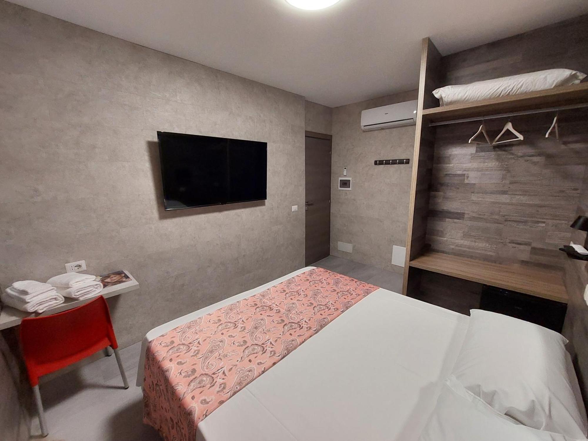 Hotel Pontenuovo Merone Eksteriør billede